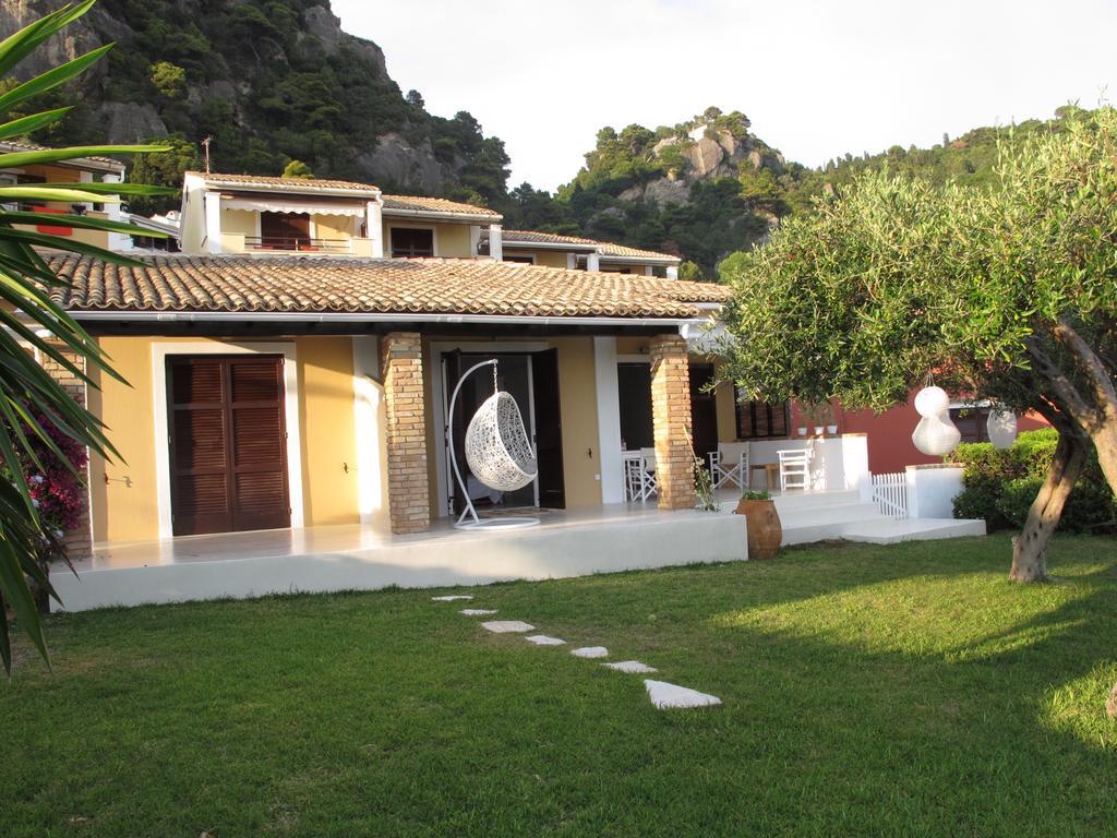 Seafront Calista Beach House With Garden Glifada Zewnętrze zdjęcie
