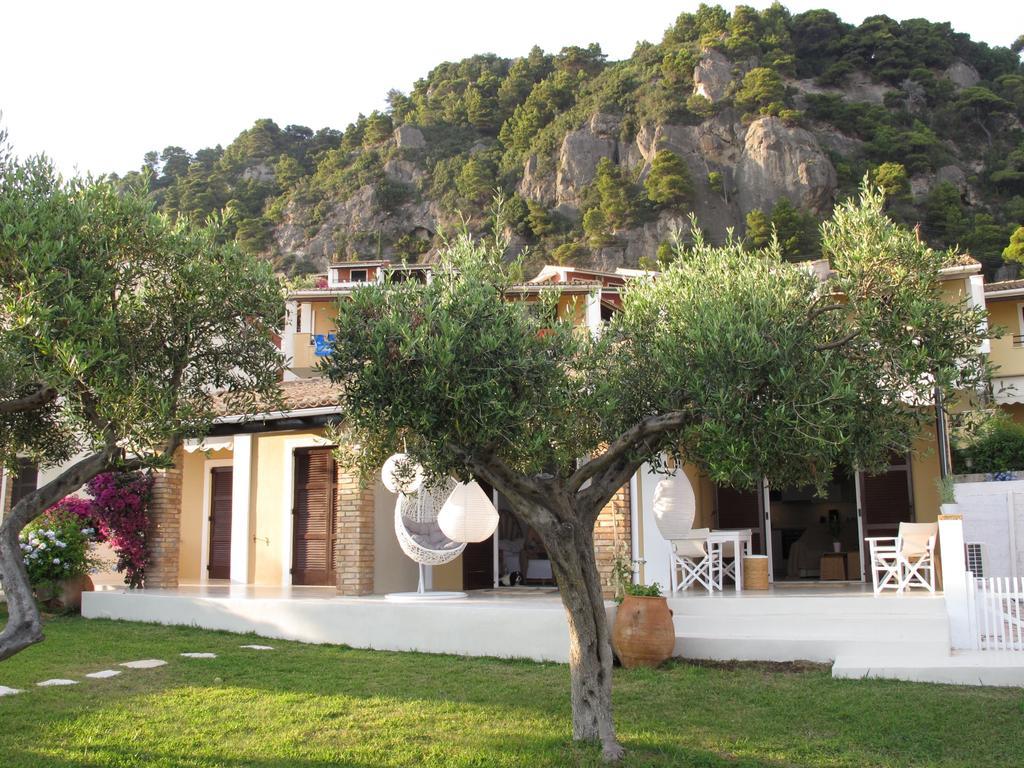 Seafront Calista Beach House With Garden Glifada Zewnętrze zdjęcie