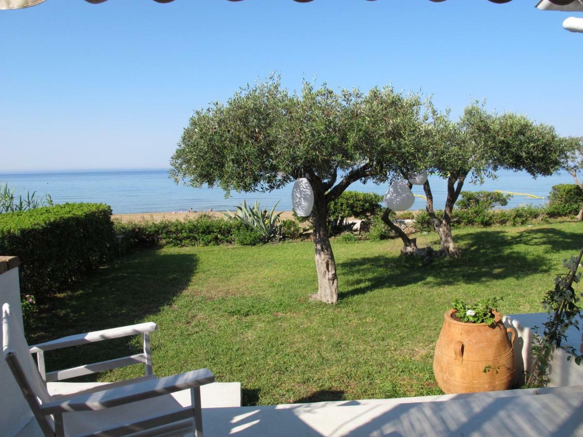 Seafront Calista Beach House With Garden Glifada Zewnętrze zdjęcie