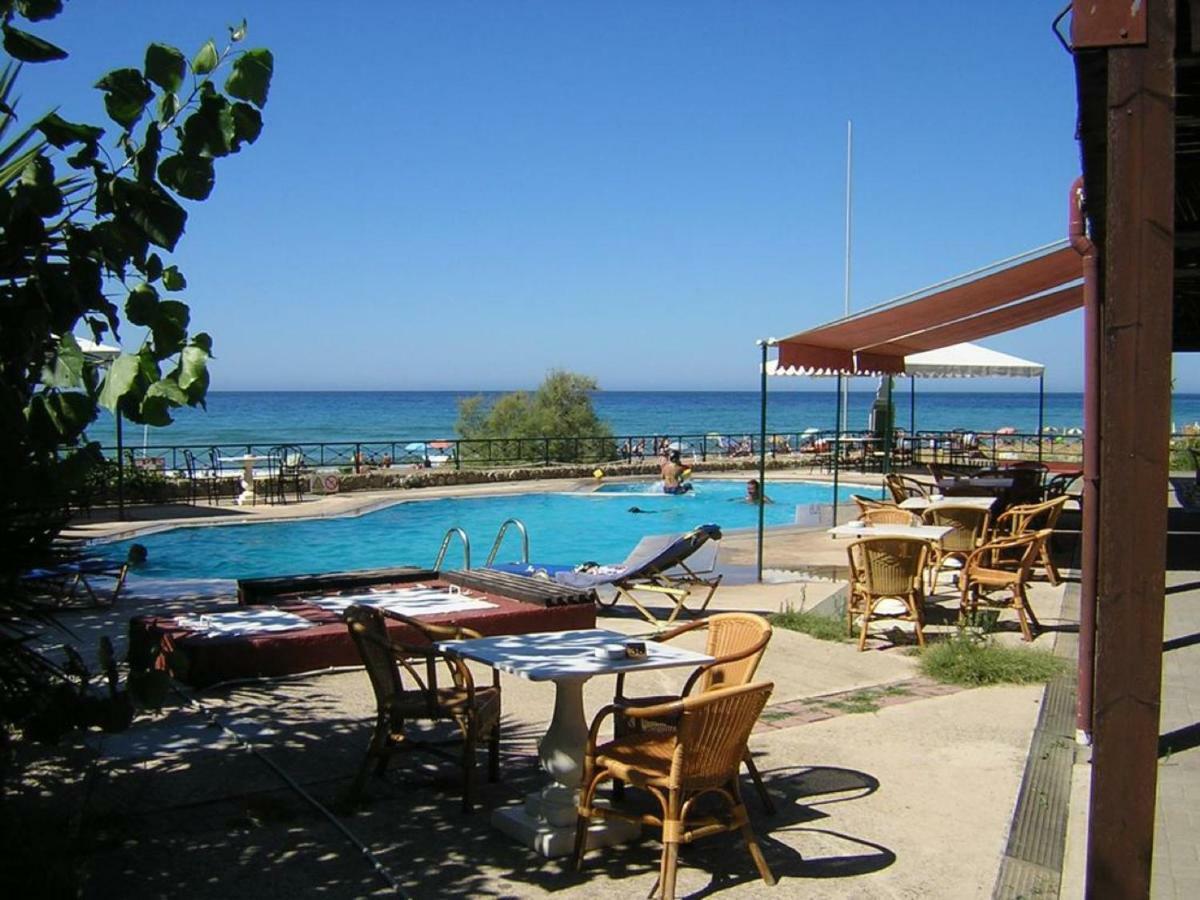 Seafront Calista Beach House With Garden Glifada Zewnętrze zdjęcie